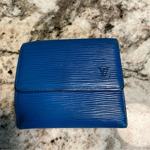 Louis Vuitton Handbags - Louis Vuitton women  bifold blue wallet  monogram  made in France good condition